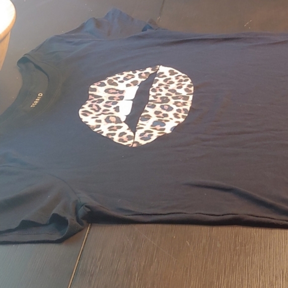 torrid Tops - Torrid cheetah print lips tee 3/$15